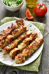 Chicken kebab and fresh vegetables