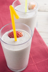 Smoothie of Oats, strawberry and banana