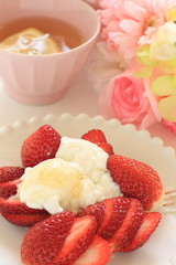 strawaberry and honey yogurt