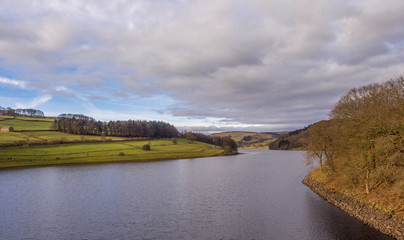 Fototapeta na wymiar Late winters day at Ladybower reservoir, Upper Derwent valley, Derbyshire, UK