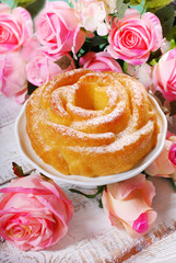 Obraz na płótnie Canvas rose shaped cake for valentines
