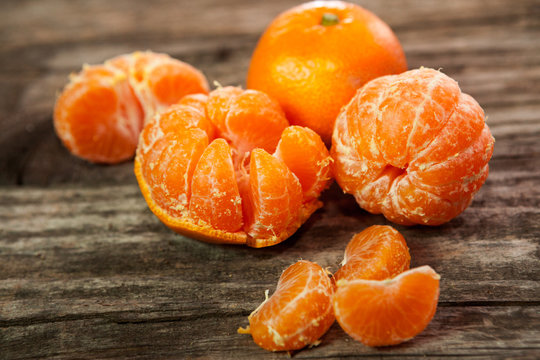 Clementines fruits,peeled