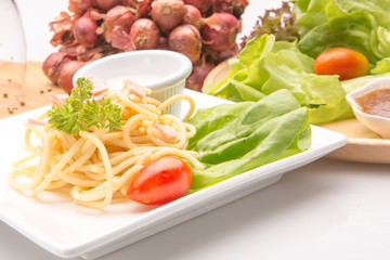 Spaghetti with salad