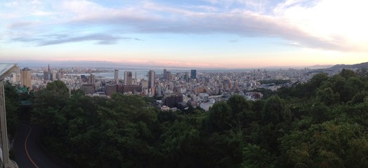 神戸を見下ろす