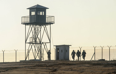 Army soldiers border patrol