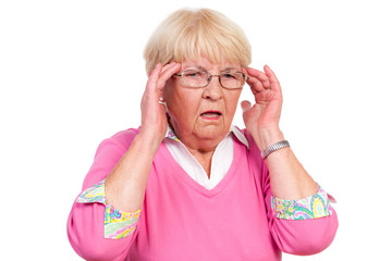 rentnerin versucht sich zu erinnern