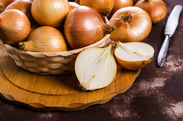 Fresh  bulb onions