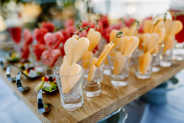 Melon decorated heart-shaped Put in a glass