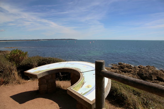 Table d'orientation sur le sentier du Petit Mont.