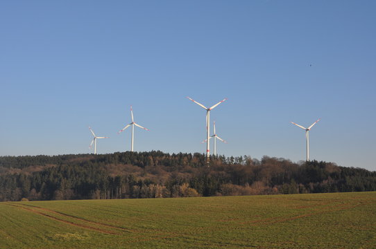 Windr&auml;der im Hunsr&uuml;ck