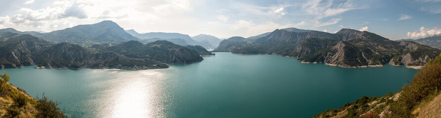 Lac de Serre Ponçon, Hautes-Alpes, Provence-Alpes-Côte d'Azur,