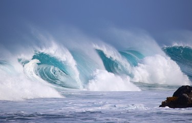 North Shore Winter Waves