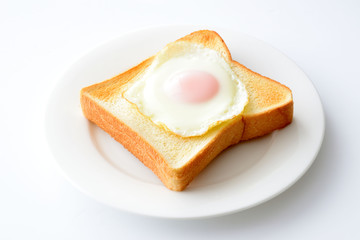 目玉焼きトースト