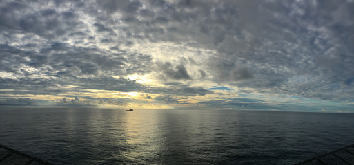 Fototapeta premium Sunset sky and sea