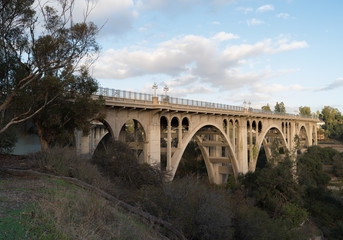 Fototapeta na wymiar View of the Colorado St. Bridge in Pasadena.