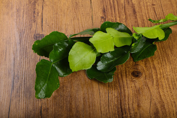 Kafir lime leaves