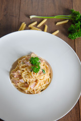 spaghetti carbonara on the plate