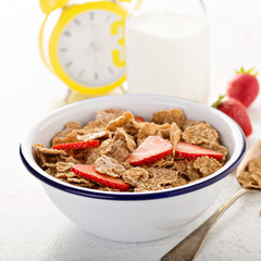 Multigrain healthy cereals with fresh berry