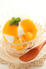 Mango sherbet and ice cream