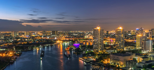 Fototapeta premium Bangkok Cityscape river view