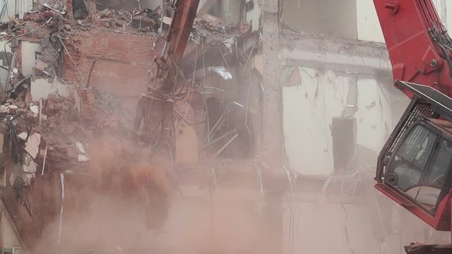 House demolition with hydraulic crasher