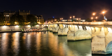 Fototapeta premium Seine river in Paris at night