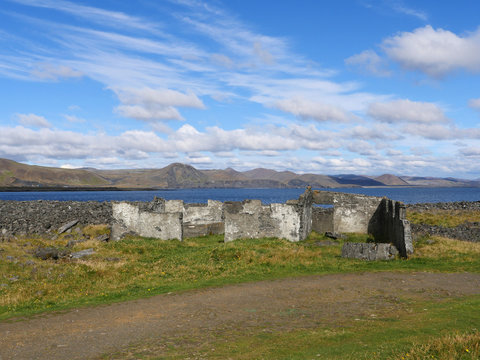 Landschaft mit Ruine bei Grindavik im S&uuml;dwesten von Island