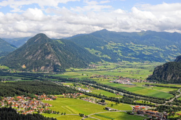 Fototapeta na wymiar View into the zillertal valley with its villages and meadows in