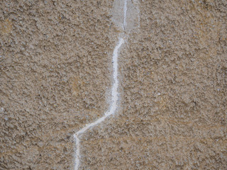 verfugter Riss in der Wand