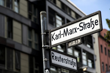 Naklejka premium Karl-Marx Strasse Street Sign