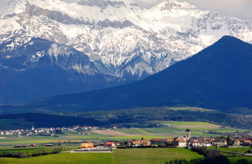 Fototapeta na wymiar The village in the French Alps