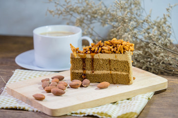 almond cake with tea