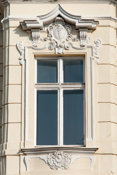 Apothenken-Fenster mit Verzierungen