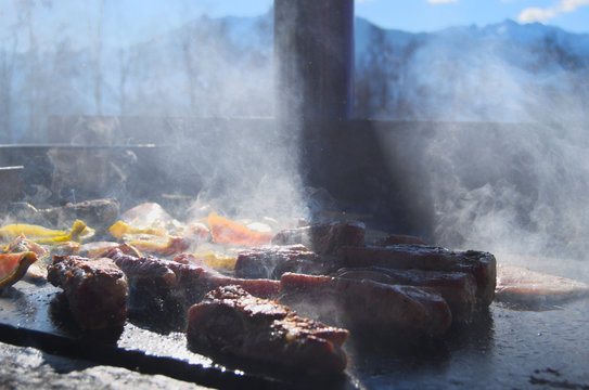 Carne cotta su pietra