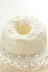 white sugar cake