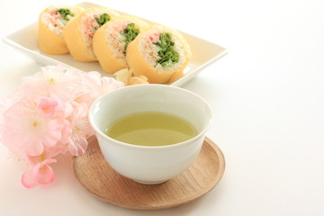 green tea and sushi rol