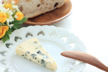 blue cheese and bread