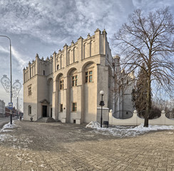 Dwór obronny kapituły krakowskiej - Pabianice © sanzios