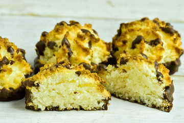  Coconut Macaroons with chocolate