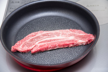 ステーキを焼く