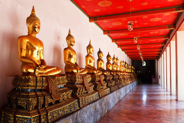 buddha sculpture in thailand