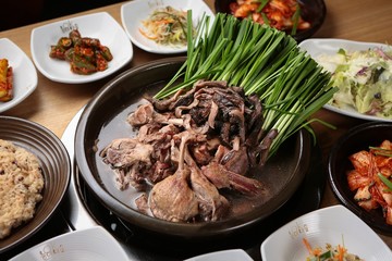 neungi beoseot ori baeksuk.  Boiled Duck with Scorched Rice