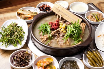 hanbang ori baeksuk. Boiled Duck with Rice and Medicinal Herbs