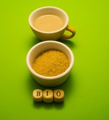 Kaffee mit braunem Bio-Zucker