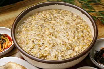 nokdu baeksuk. Boiled Chicken with Rice and Mung Beans