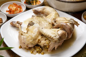 nokdu baeksuk. Boiled Chicken with Rice and Mung Beans