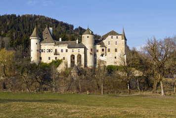 Fototapeta na wymiar Schloss Frauenstein in Carinthia