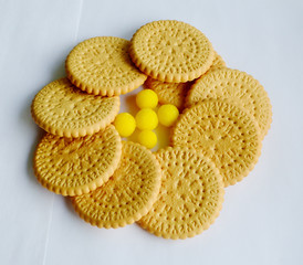 печенье и карамель.