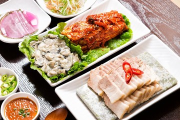 Napa Wraps with Oysters. gul bossam