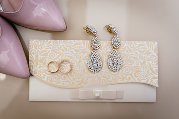 wedding rings and the bride's accessories